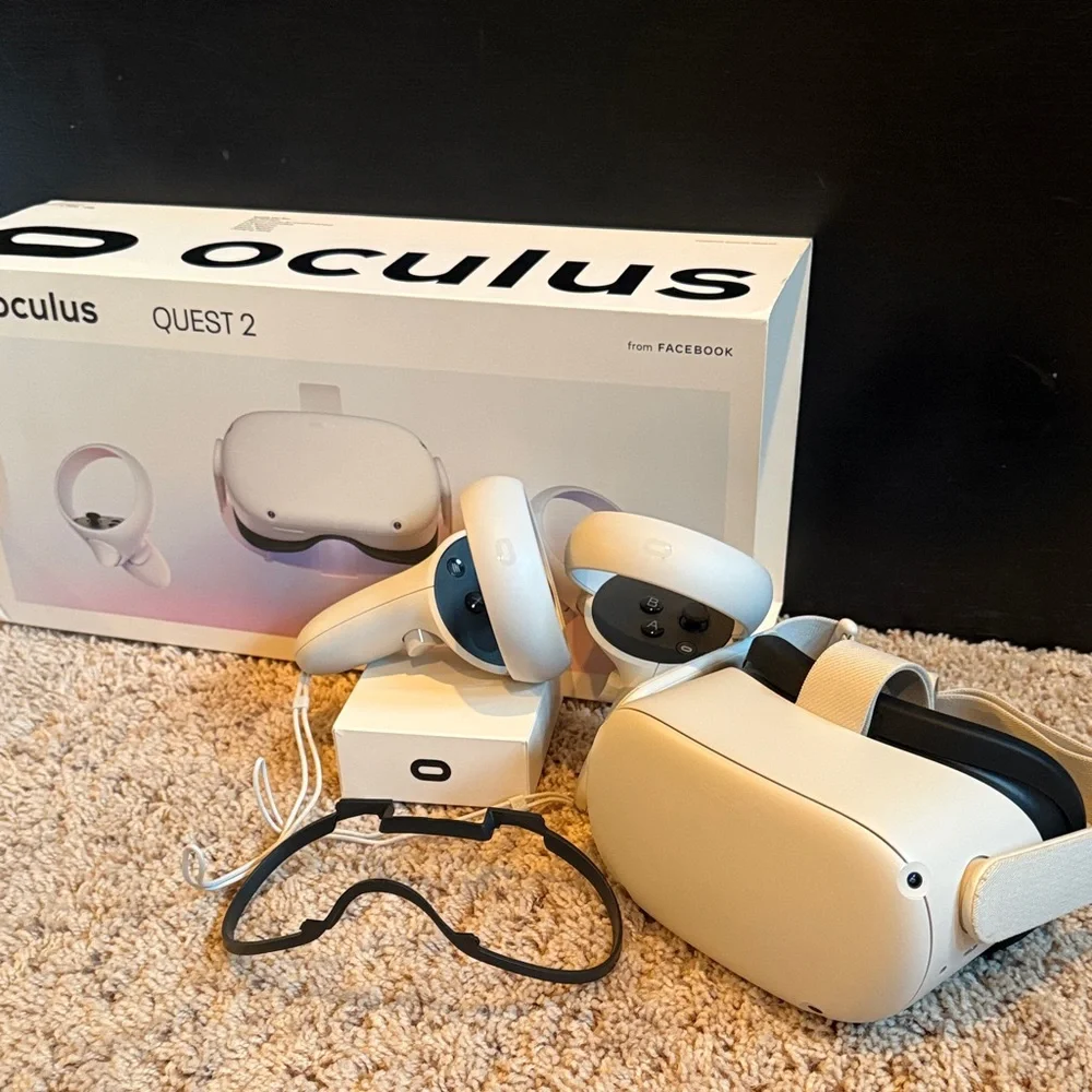 OCULUS QUEST 2- GREAT CONDITION- RARELY USED